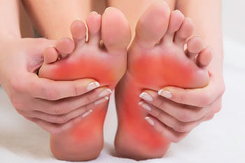 Foot Pain Diagnosis & Treatment Podiatrist providing foot pain treatment at home in Palm Beach County, FL
